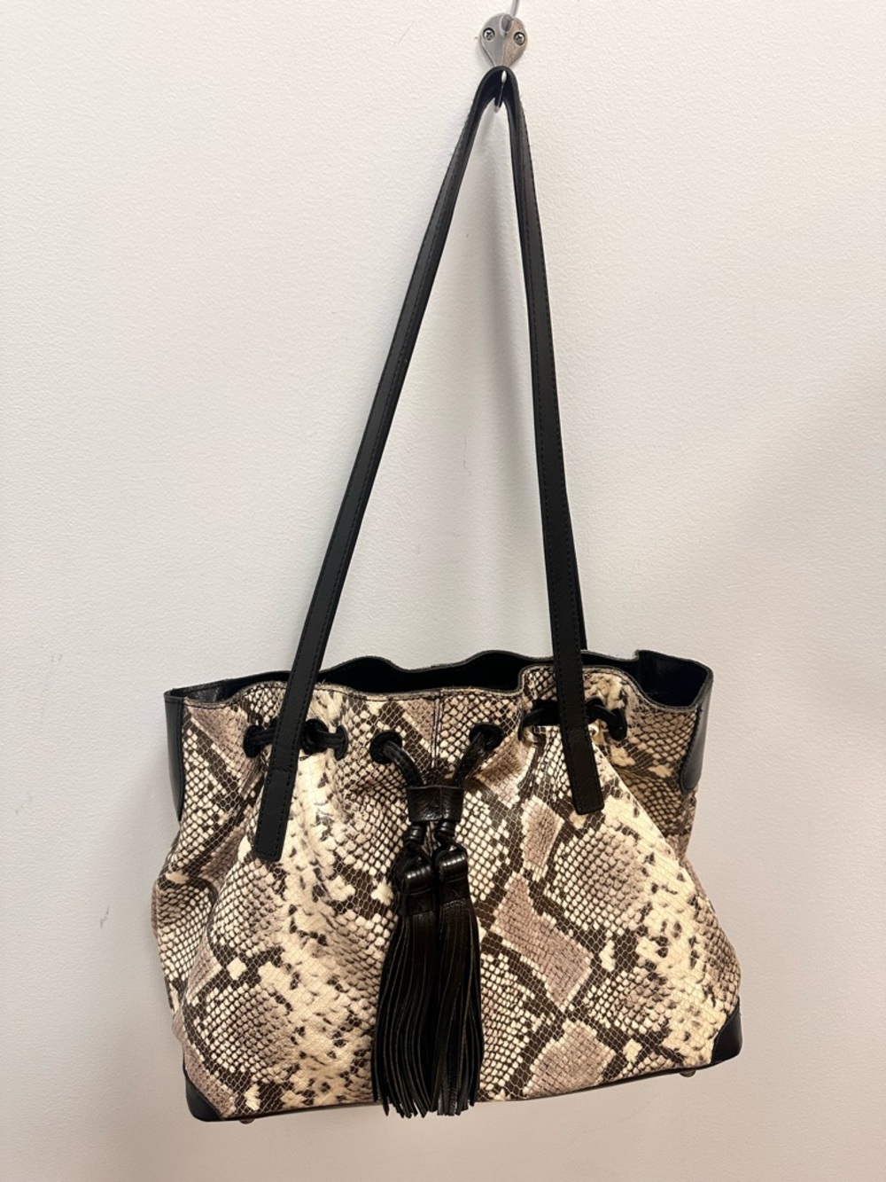 Black & Snake-Print Drawstring Tote Bag with Tassel